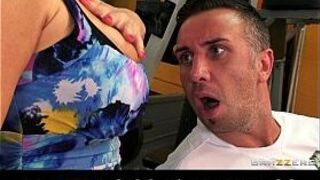 Blonde gym trainer Nikki Phoenix helps her client with his Cardio - porn video