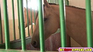 Cute masturbating horse rider - porn video