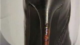 Desi Indian BDSM Mistress Anshika performs a nasty footjob in Mumbai house - porn video